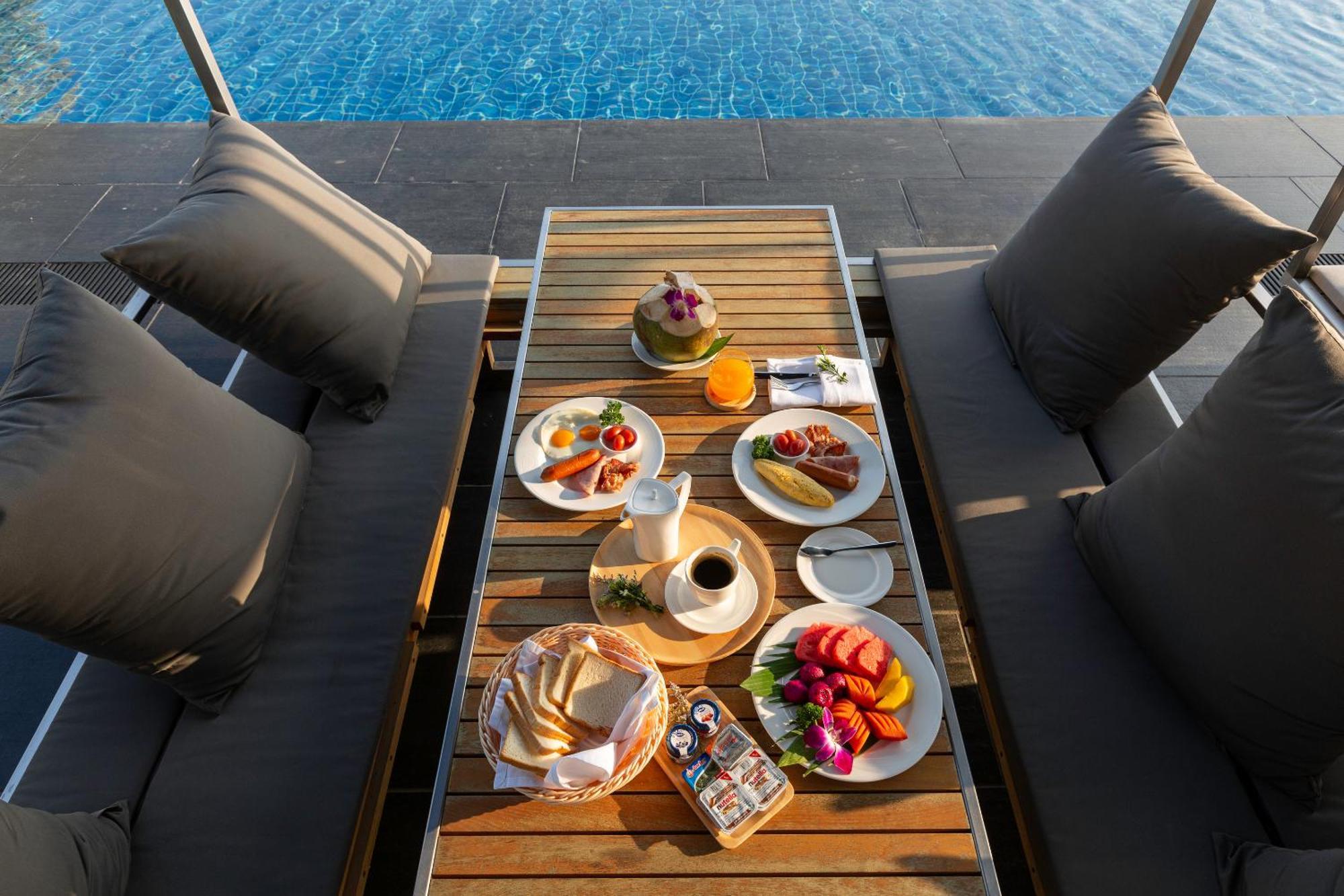 W Luxury