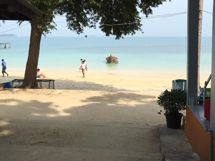 Guest house ลุงดำฮัทบีช Koh Samet