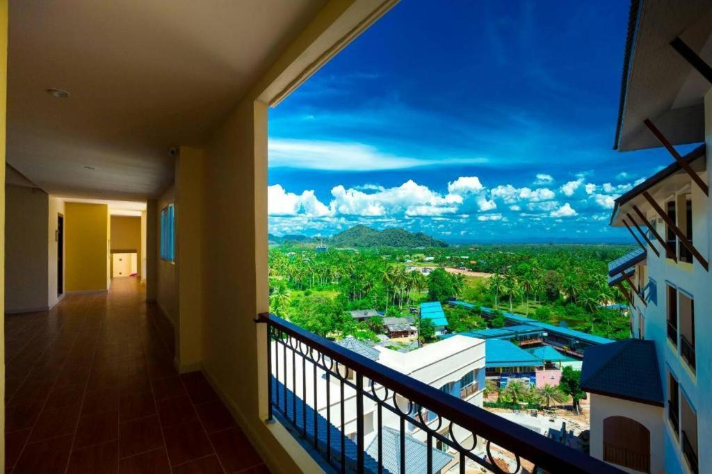 Royal Hill Satun 4*