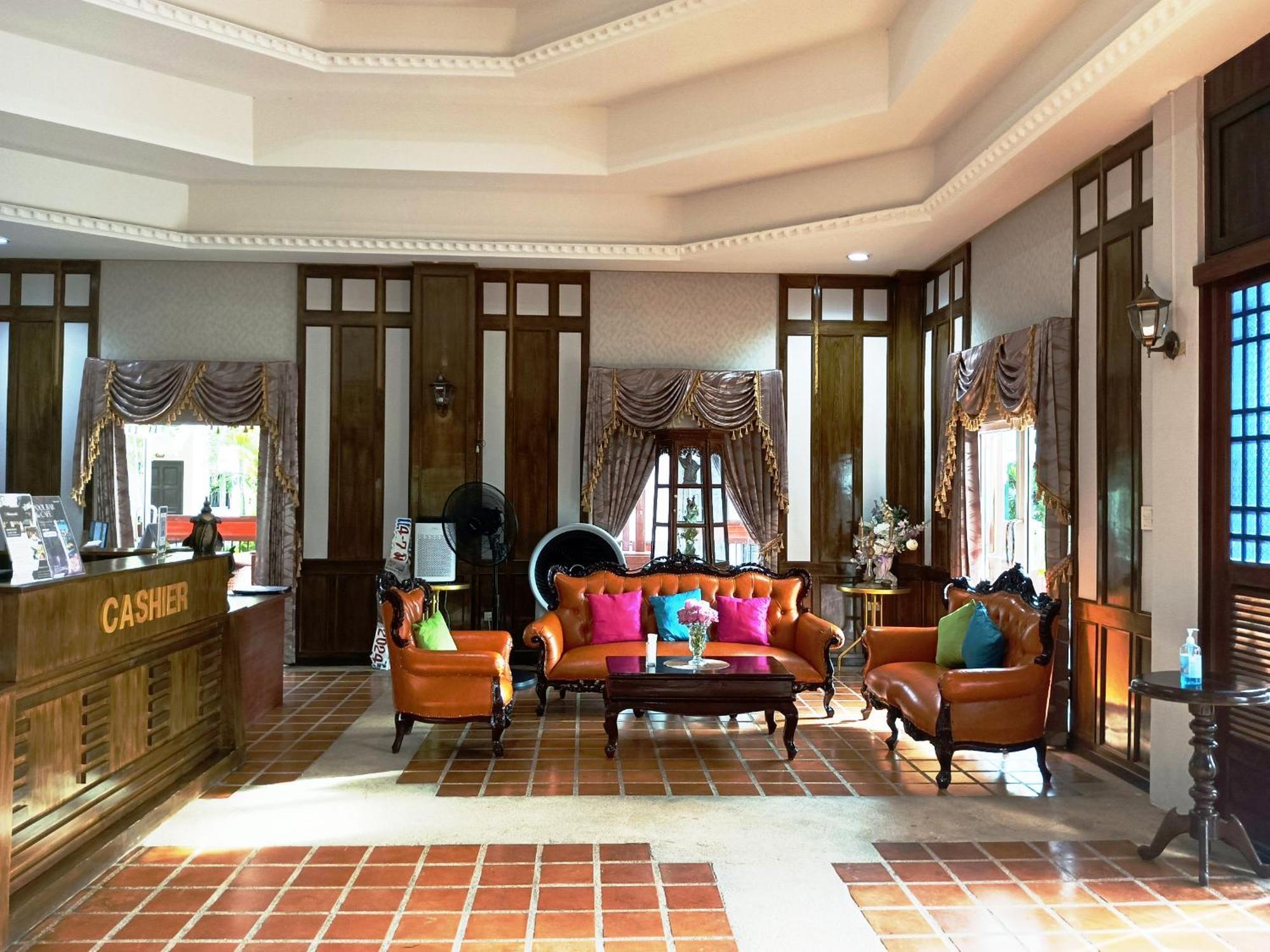 Silamanee & Hotel