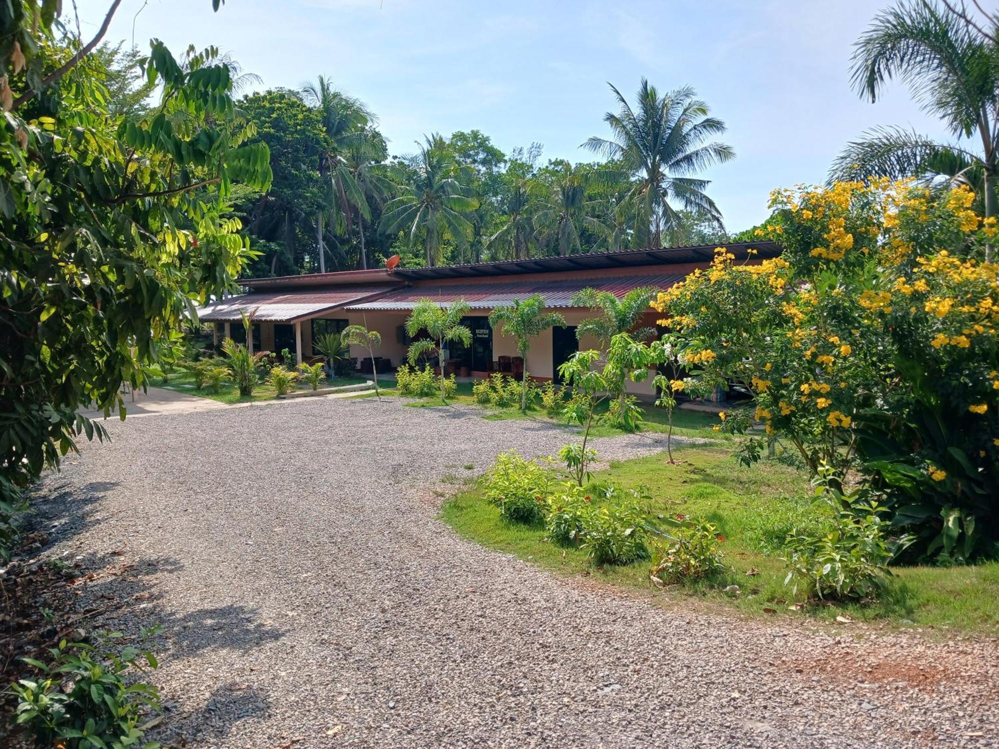 Baan Long *