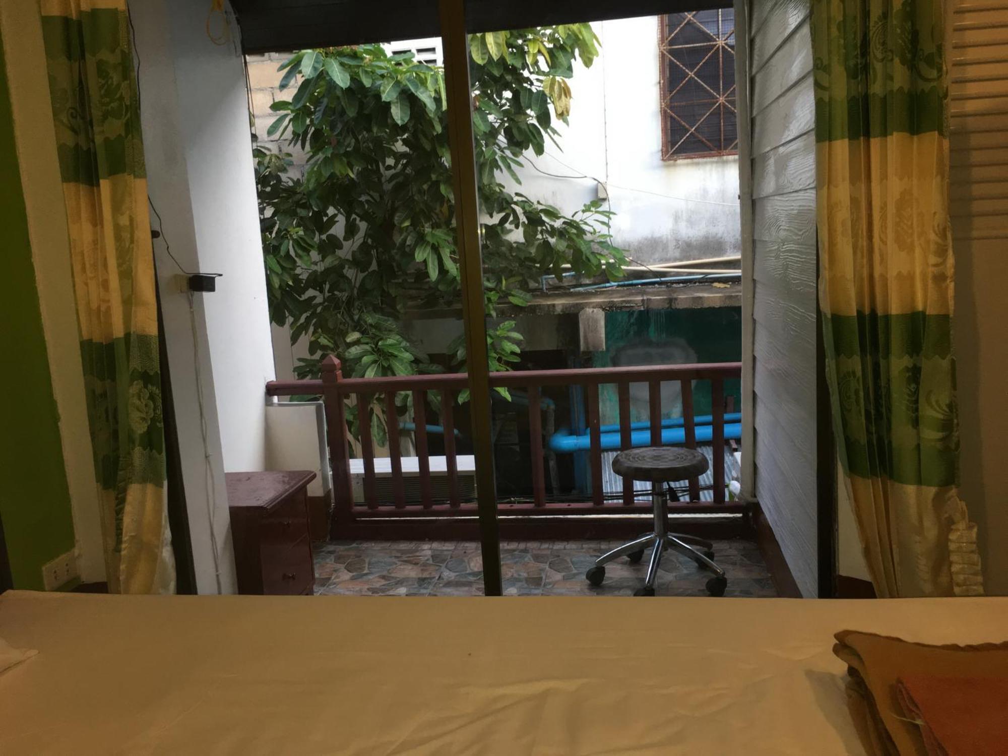 Guest house Lucky Phi Phi Don
