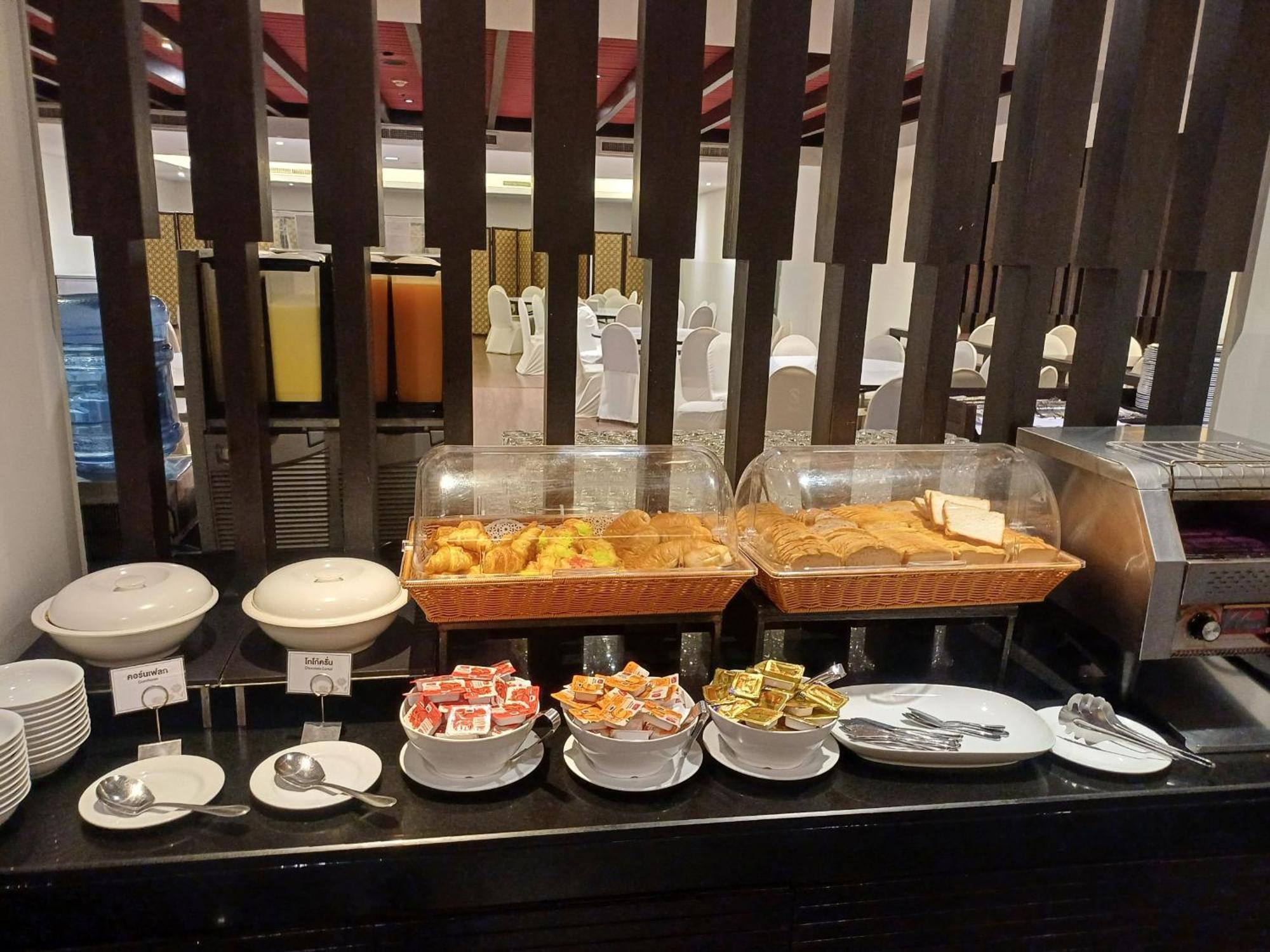Sunee Grand And Convention Center Hotel