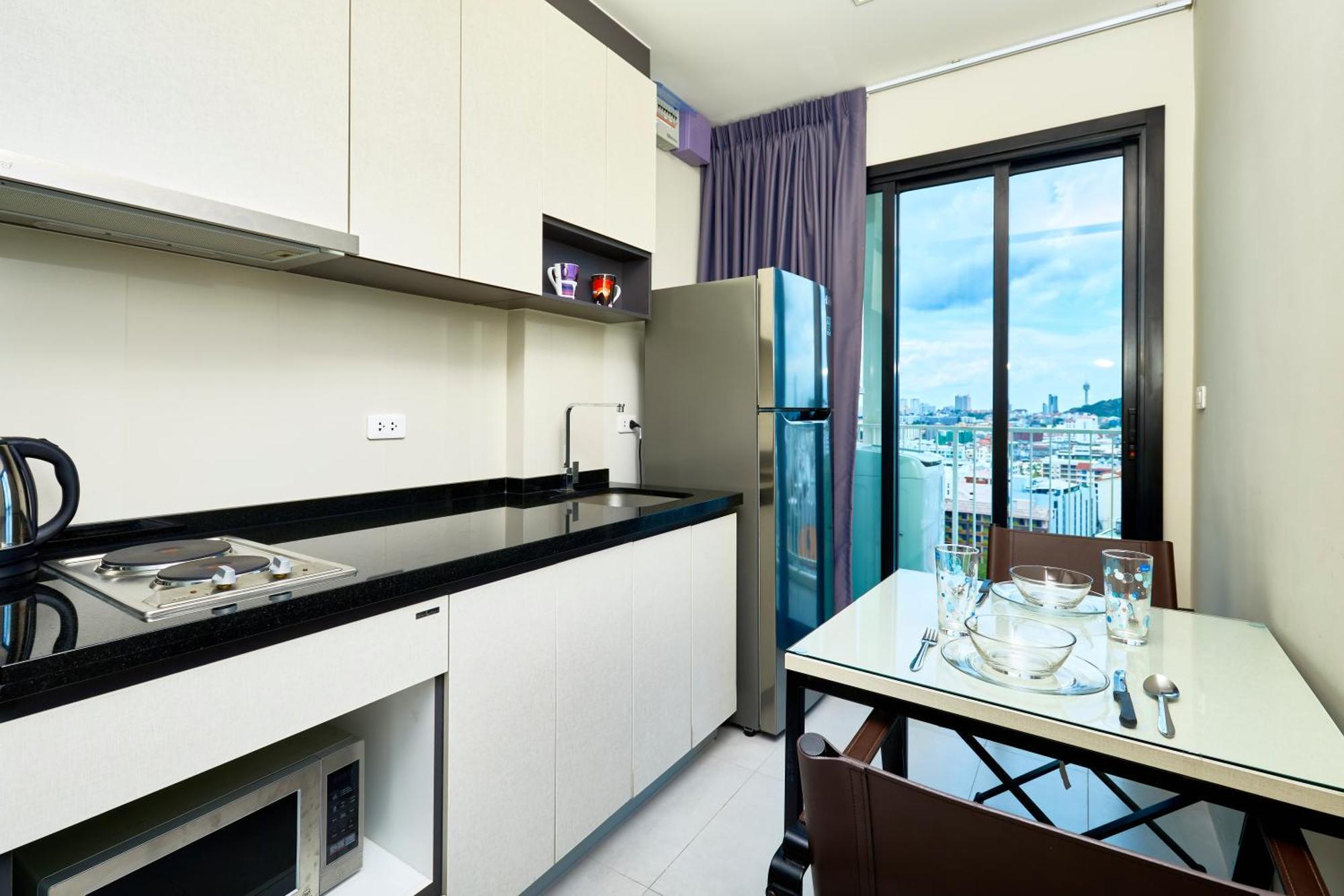 Apartment The Base By Tech Pattaya