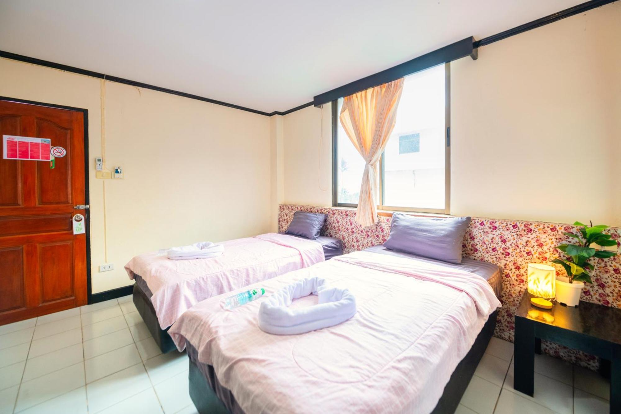 Happy - Beachfront Hotel 3*