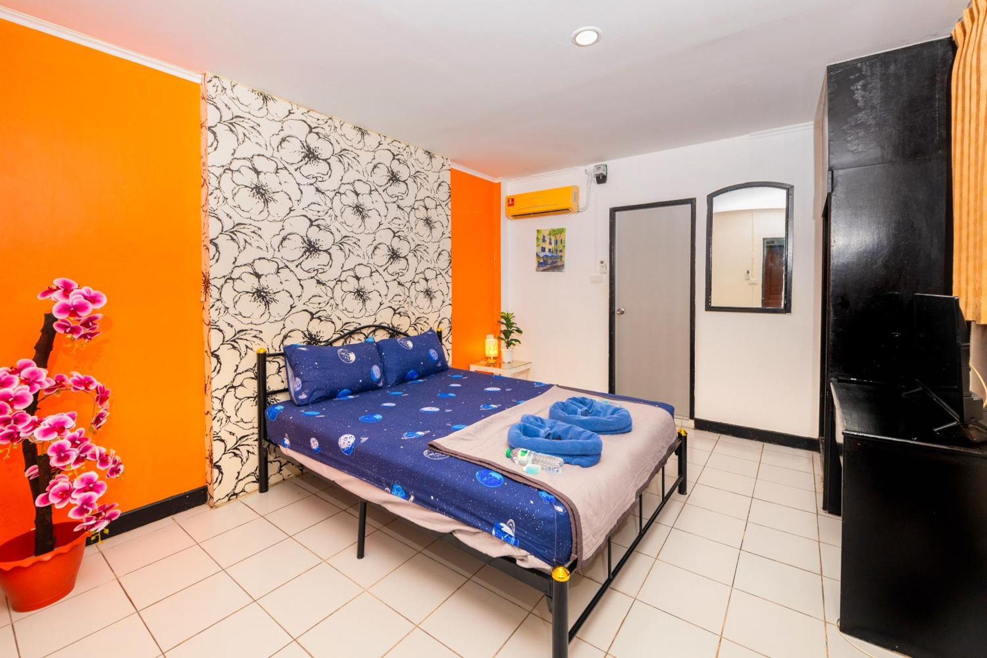Happy - Beachfront Hotel 3*