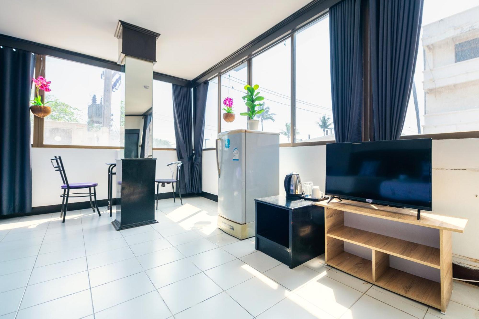 Hotel Happy - Beachfront 3*