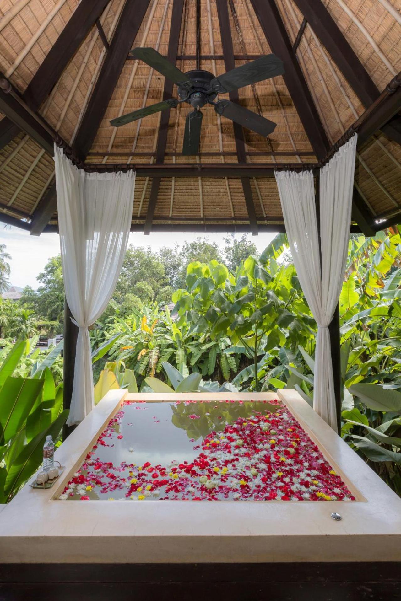 Phuket Vijitt Shore & Spa Rawai