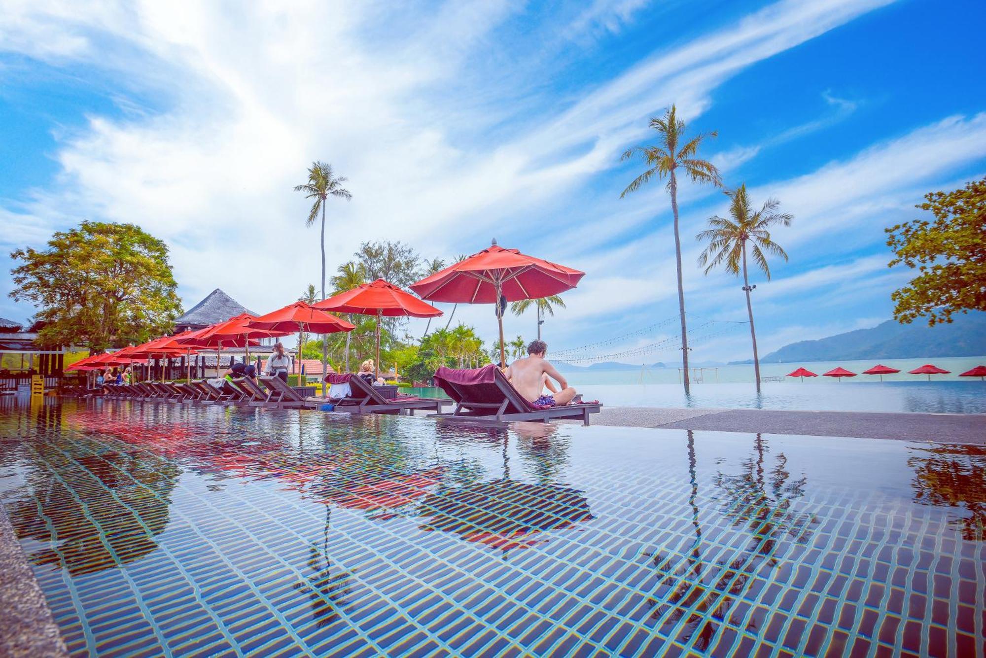 Phuket Vijitt Shore & Spa