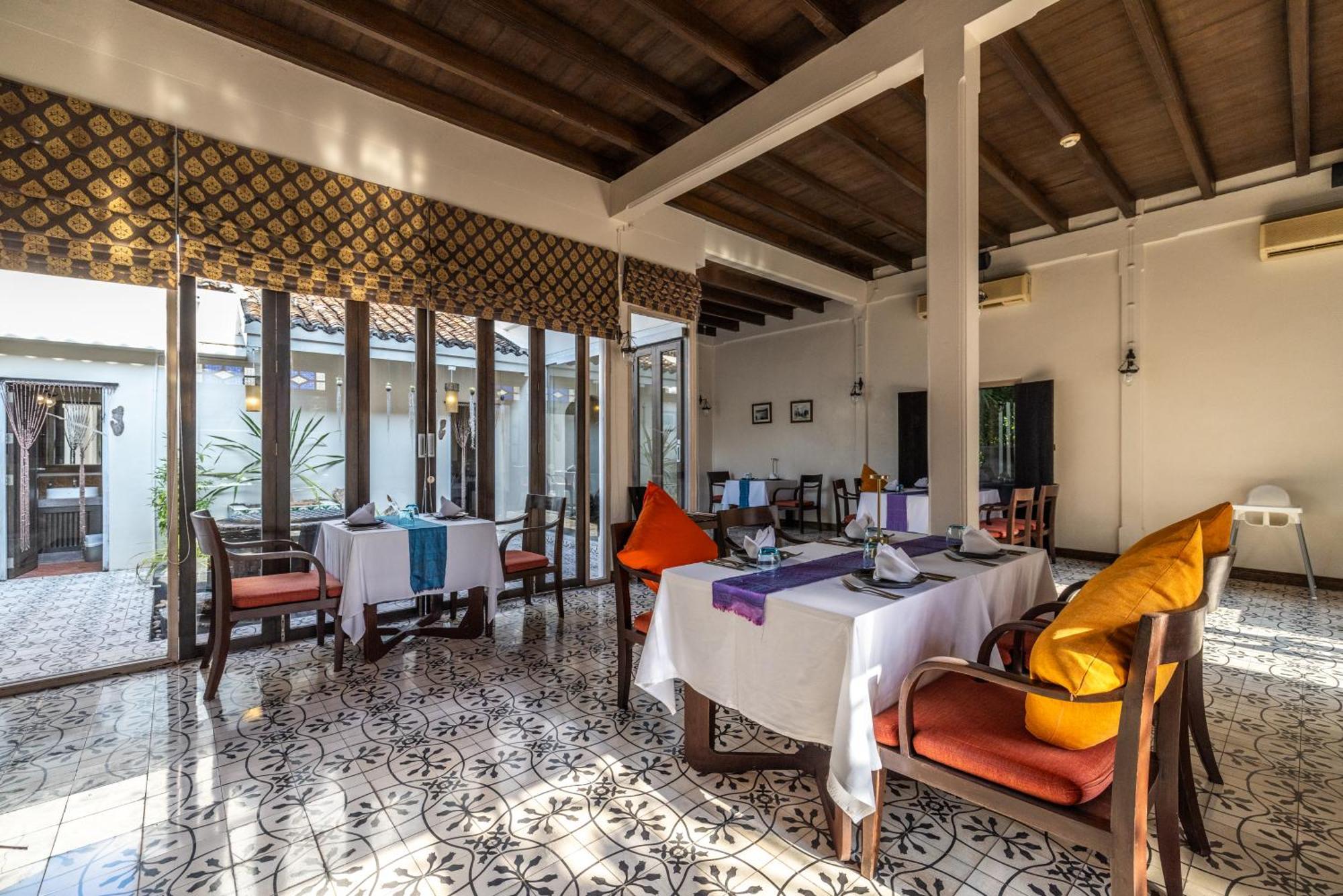 Hotel Phuket Vijitt Shore & Spa 5*
