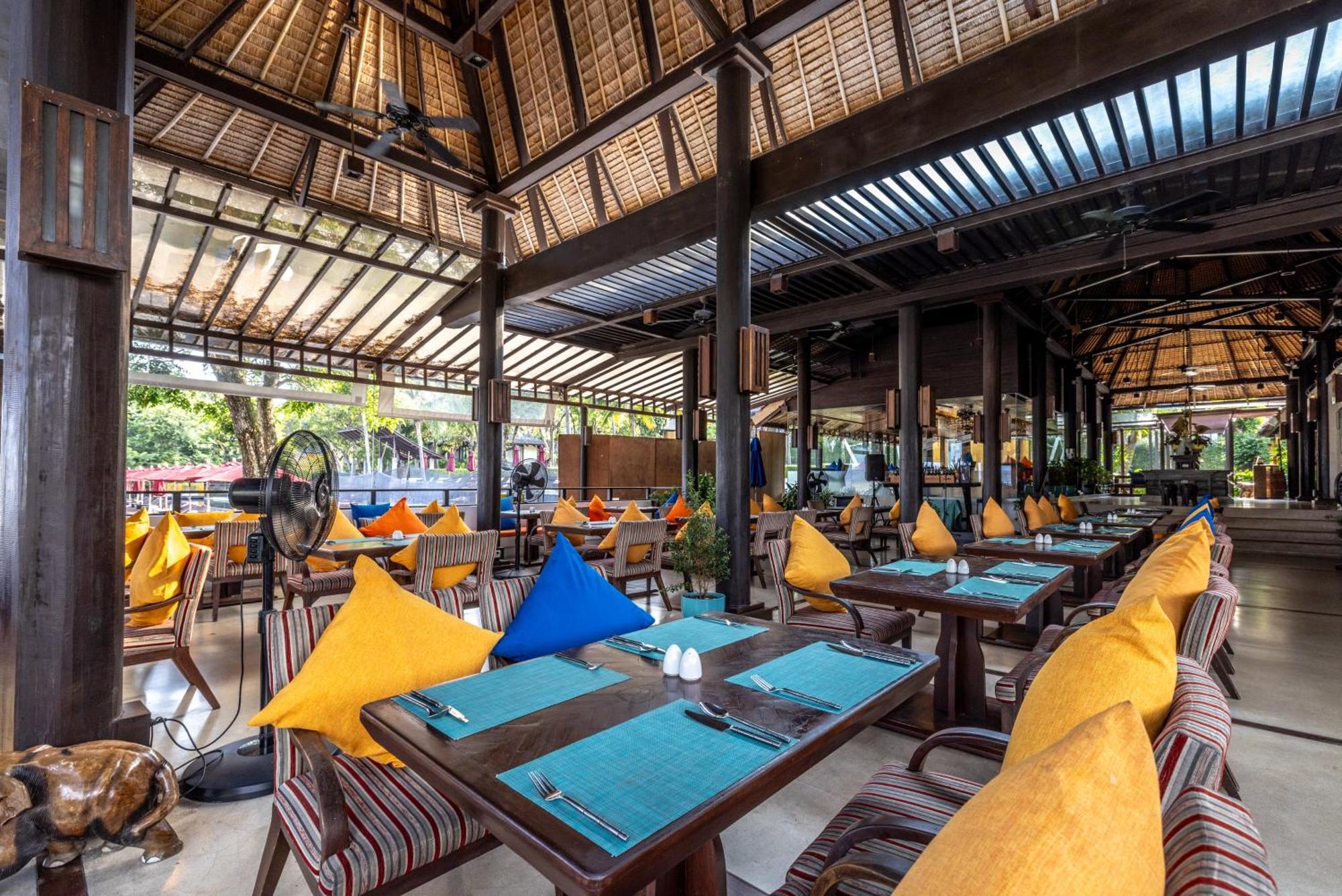 Hotel Phuket Vijitt Shore & Spa