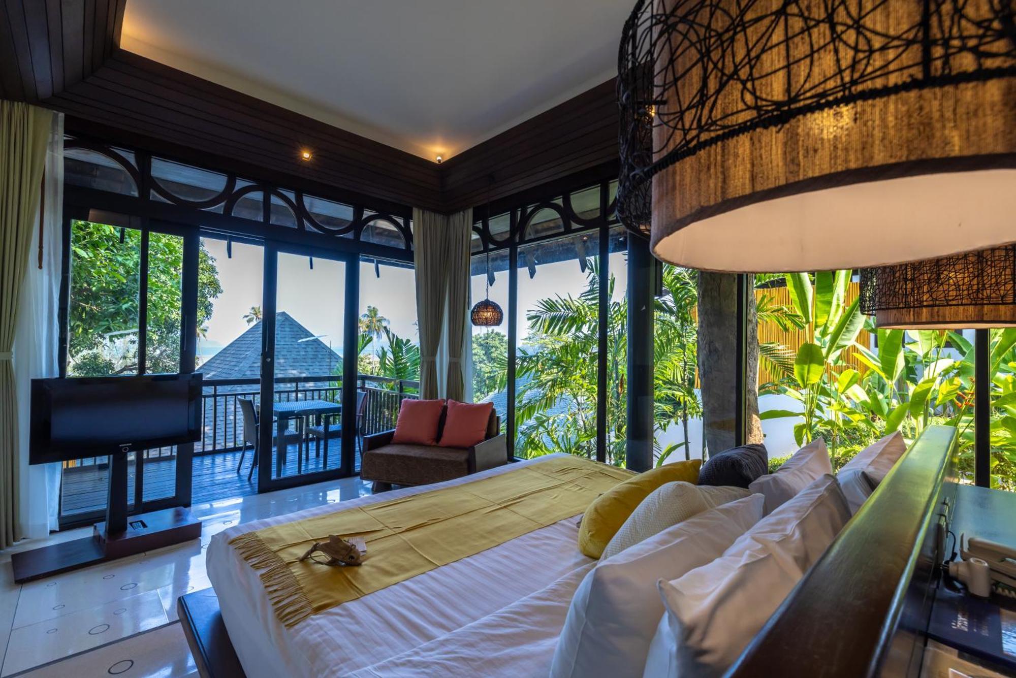 Hotel Phuket Vijitt Shore & Spa 5*