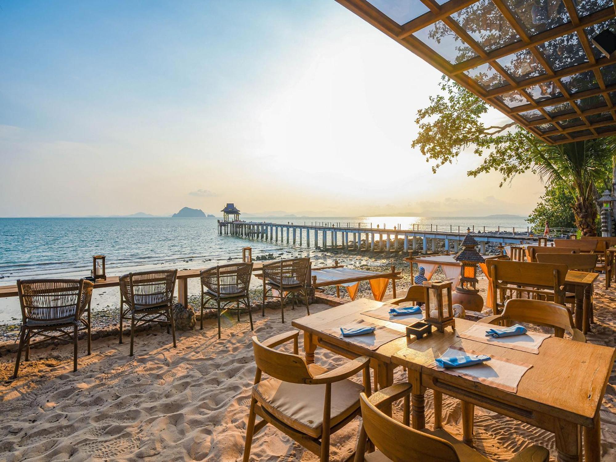 Santhiya Koh Yao Yai & 5*