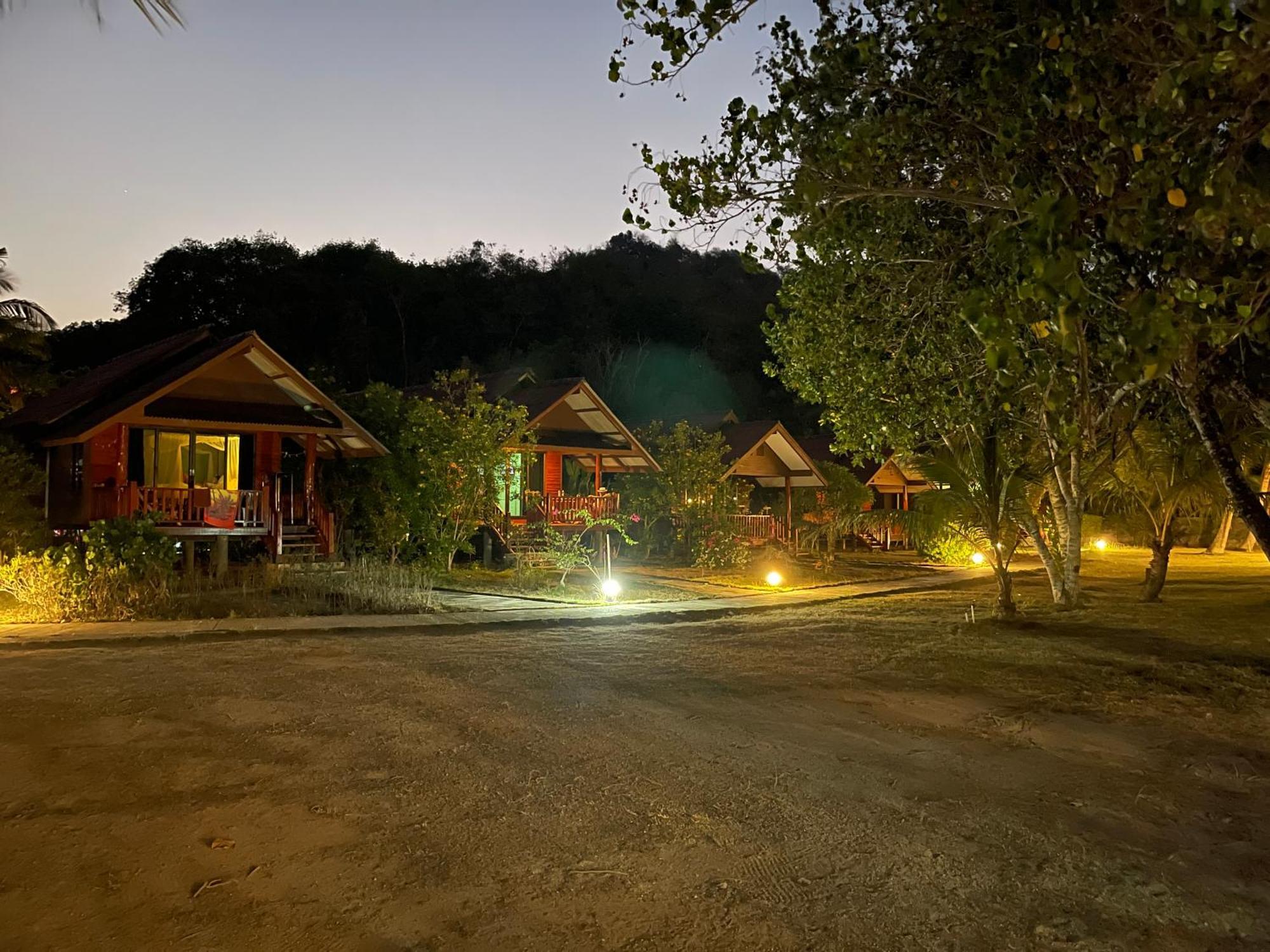 Guest house Koh Yao Seaview 2*
