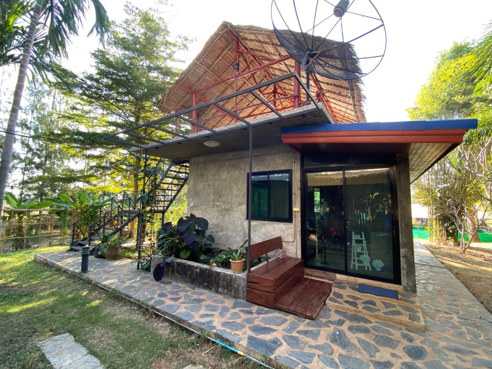 Baan Nork บ้านนอก Farm stay *