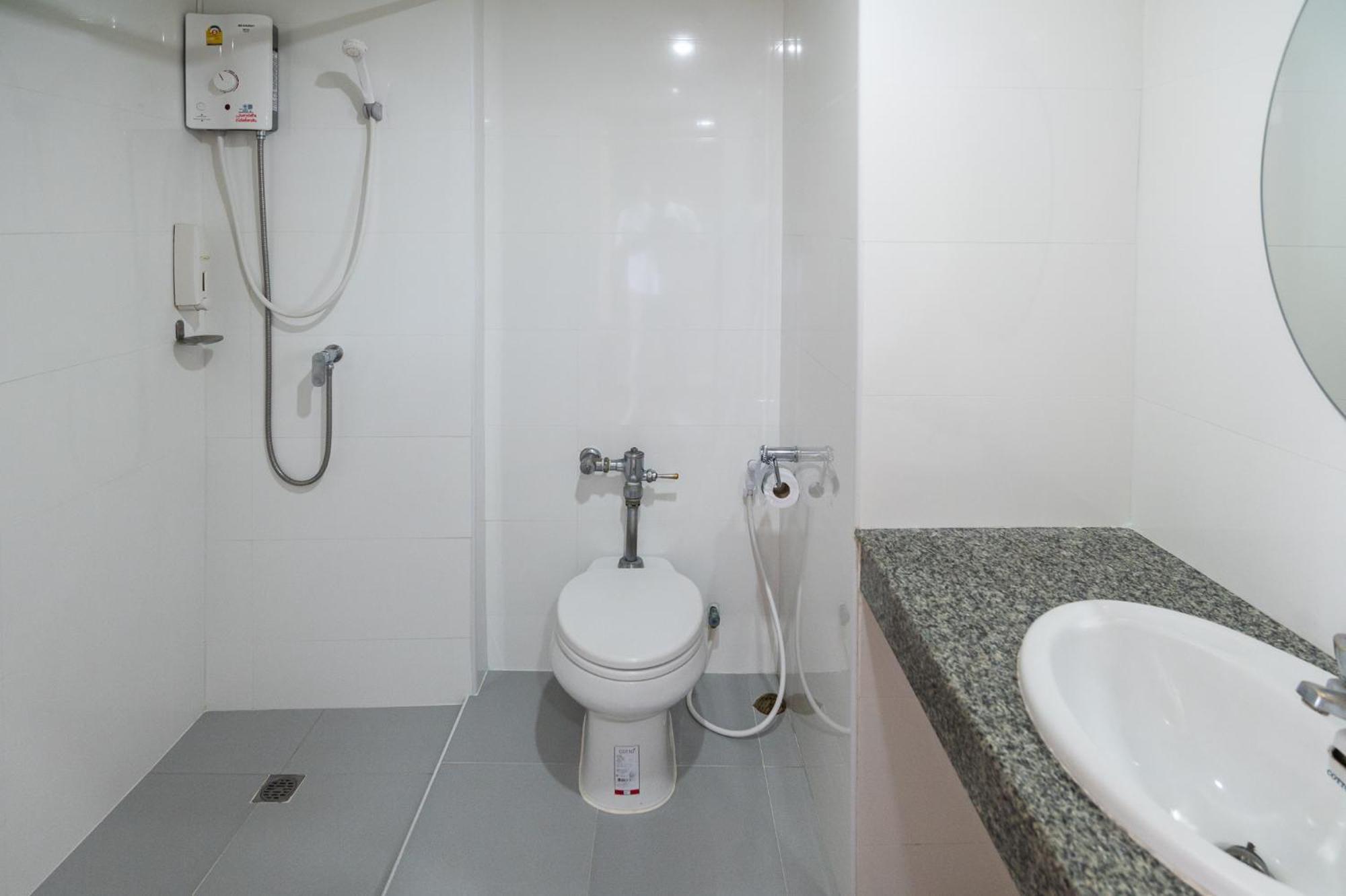 Hotel River The Budget Nakhon Pathom