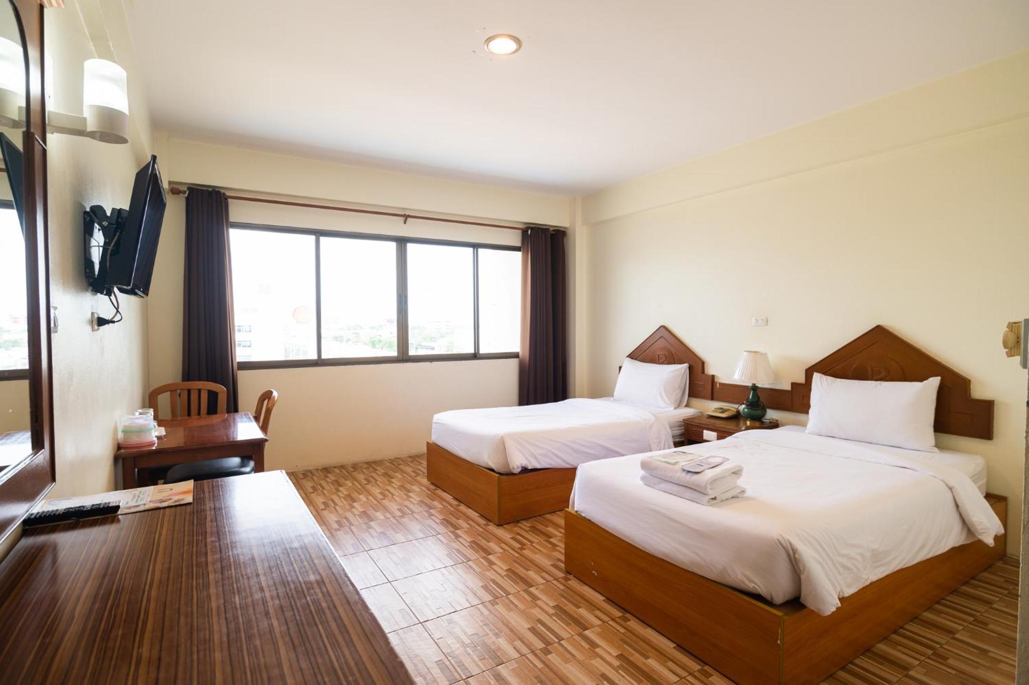Hotel River The Budget