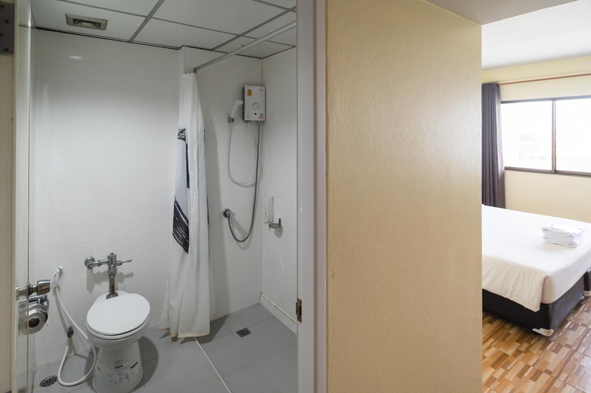 River The Budget Hotel 3*