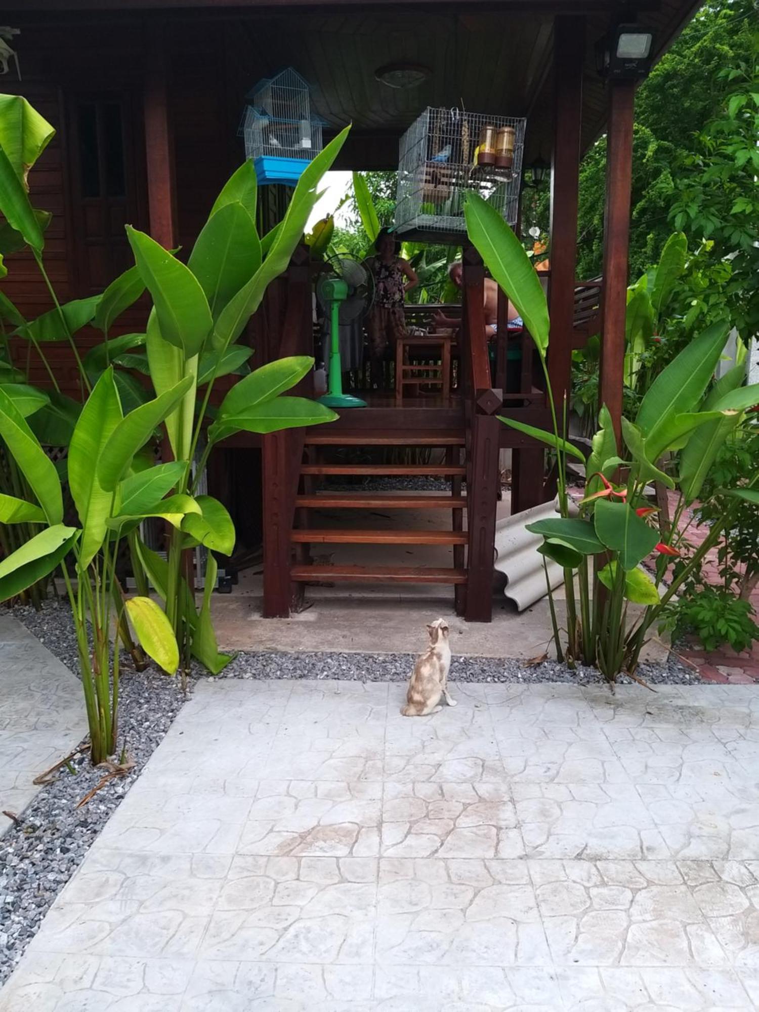 Holiday park บ้านทะเลอิ่มเอม Bann Talay Im Eimm