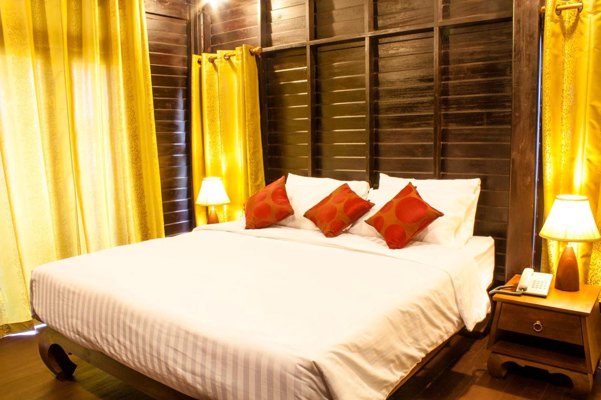Resort The Bank River House Ayutthaya 3*