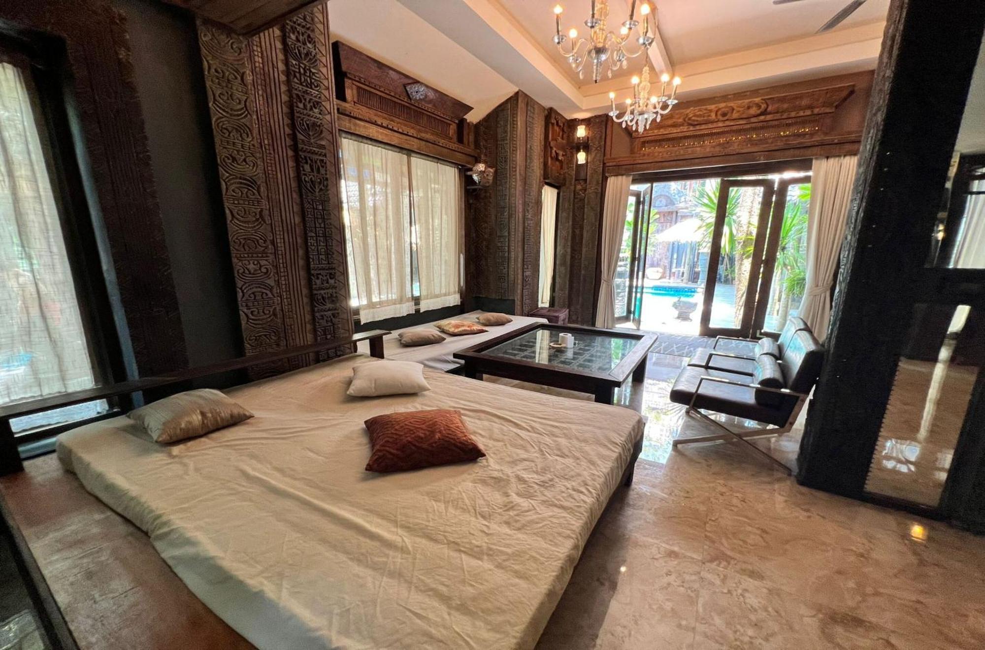 Khgema Nuanjun Pool Gallery Ban Huai Yai