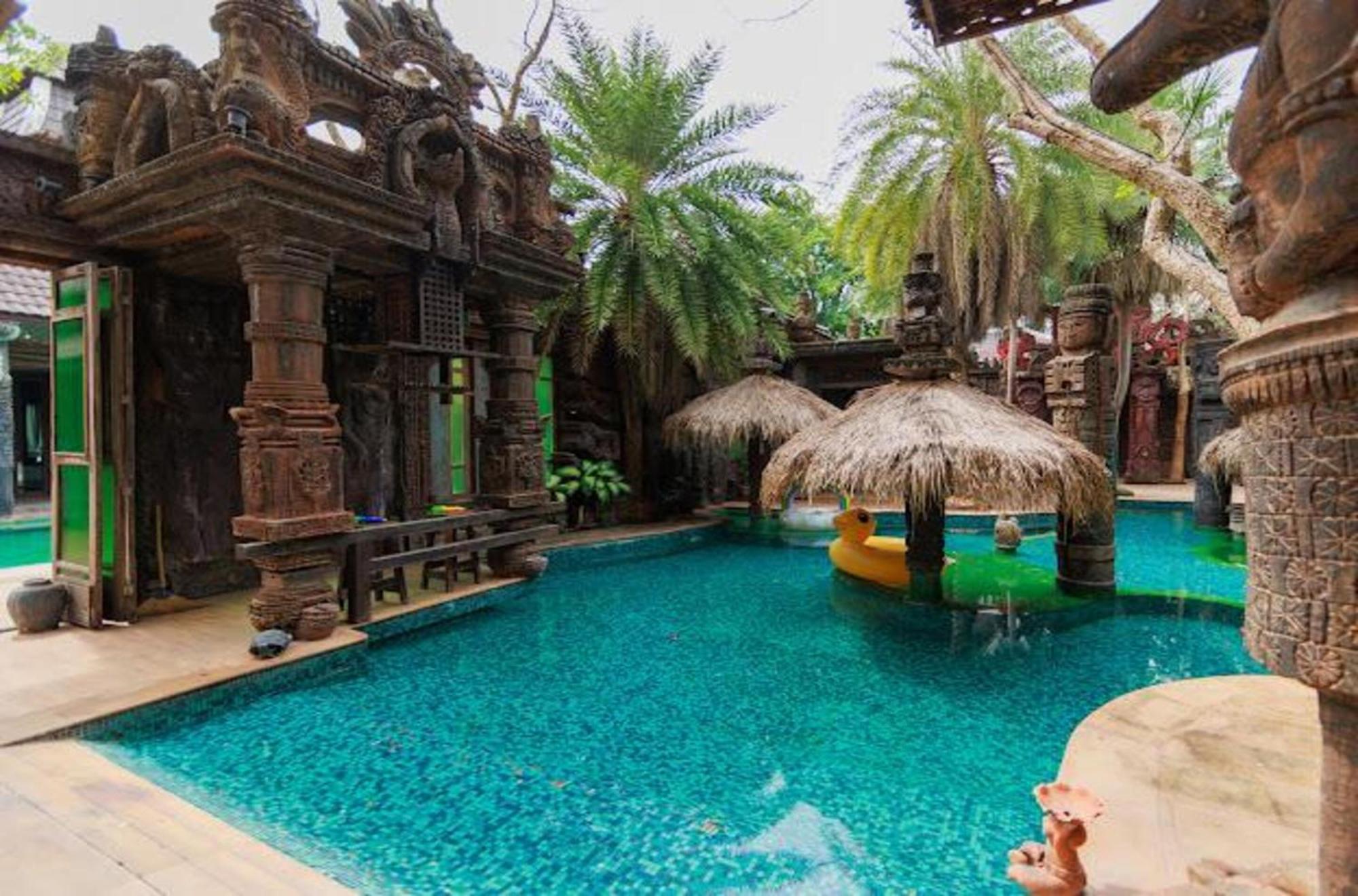 Khgema Nuanjun Pool Gallery *