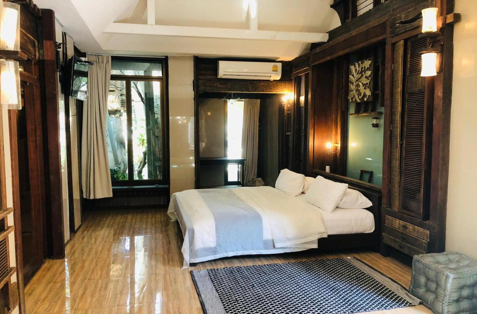Khgema Nuanjun Pool Gallery Ban Huai Yai