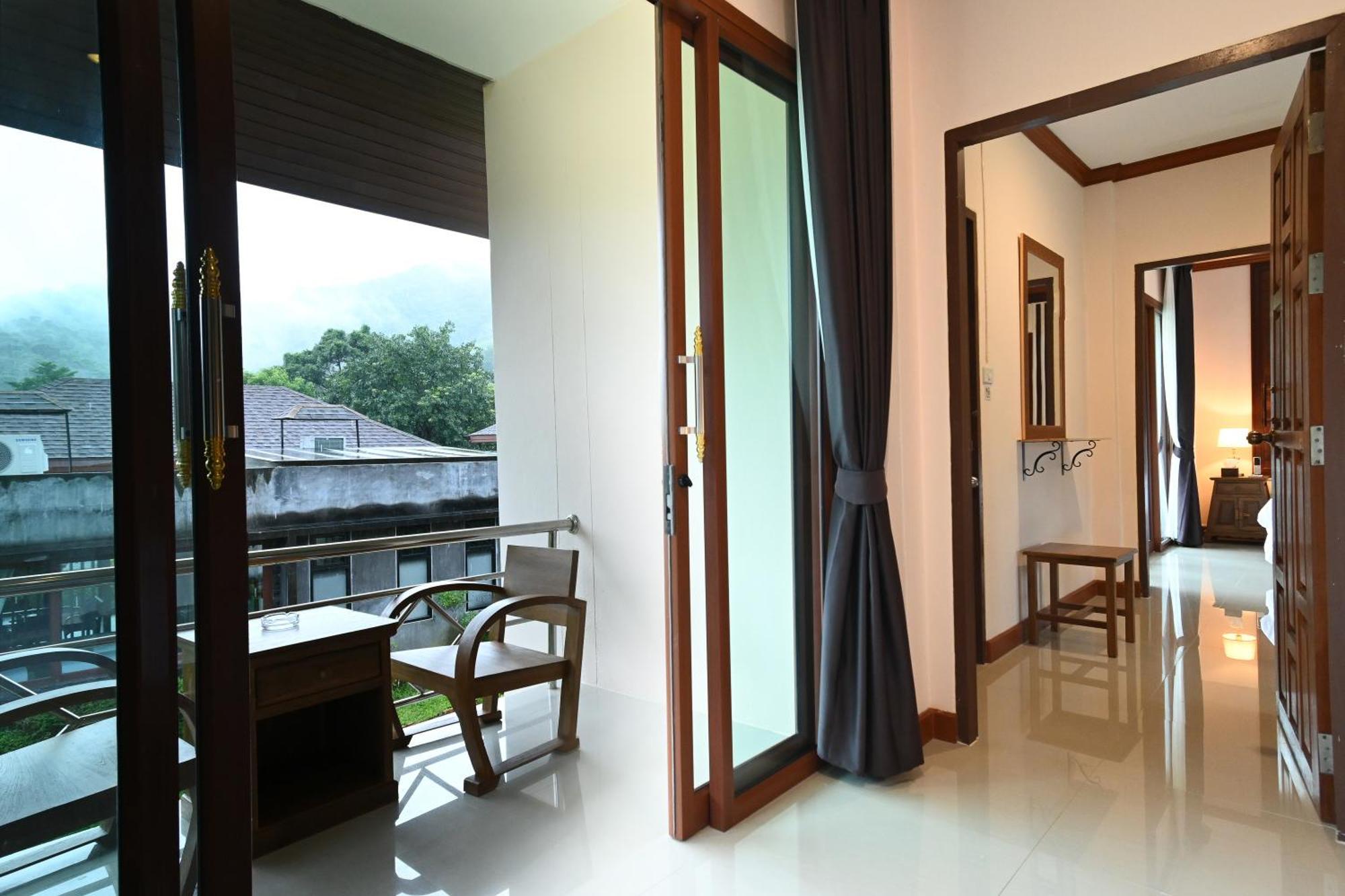 Hotel Cascade Tara 4*