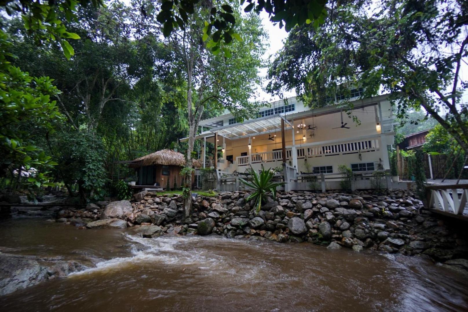 Resort เดอะริเวอร์ แม่กำปอง The River Maekampong Chiang Mai *
