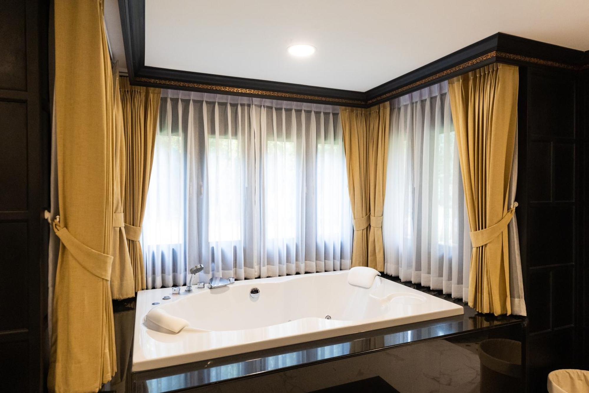 Lanna Chiang Mai Resort 3*