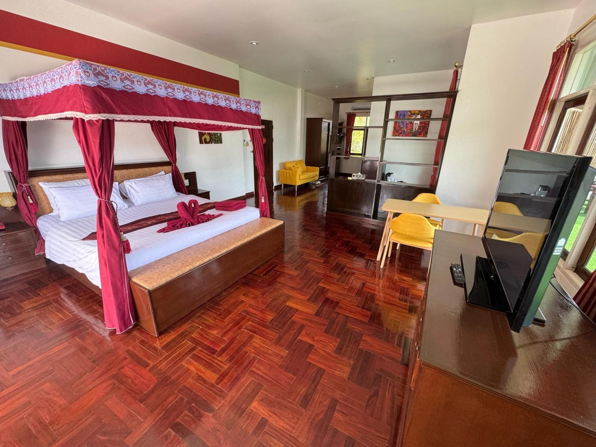 Ao Thai Resort 4*
