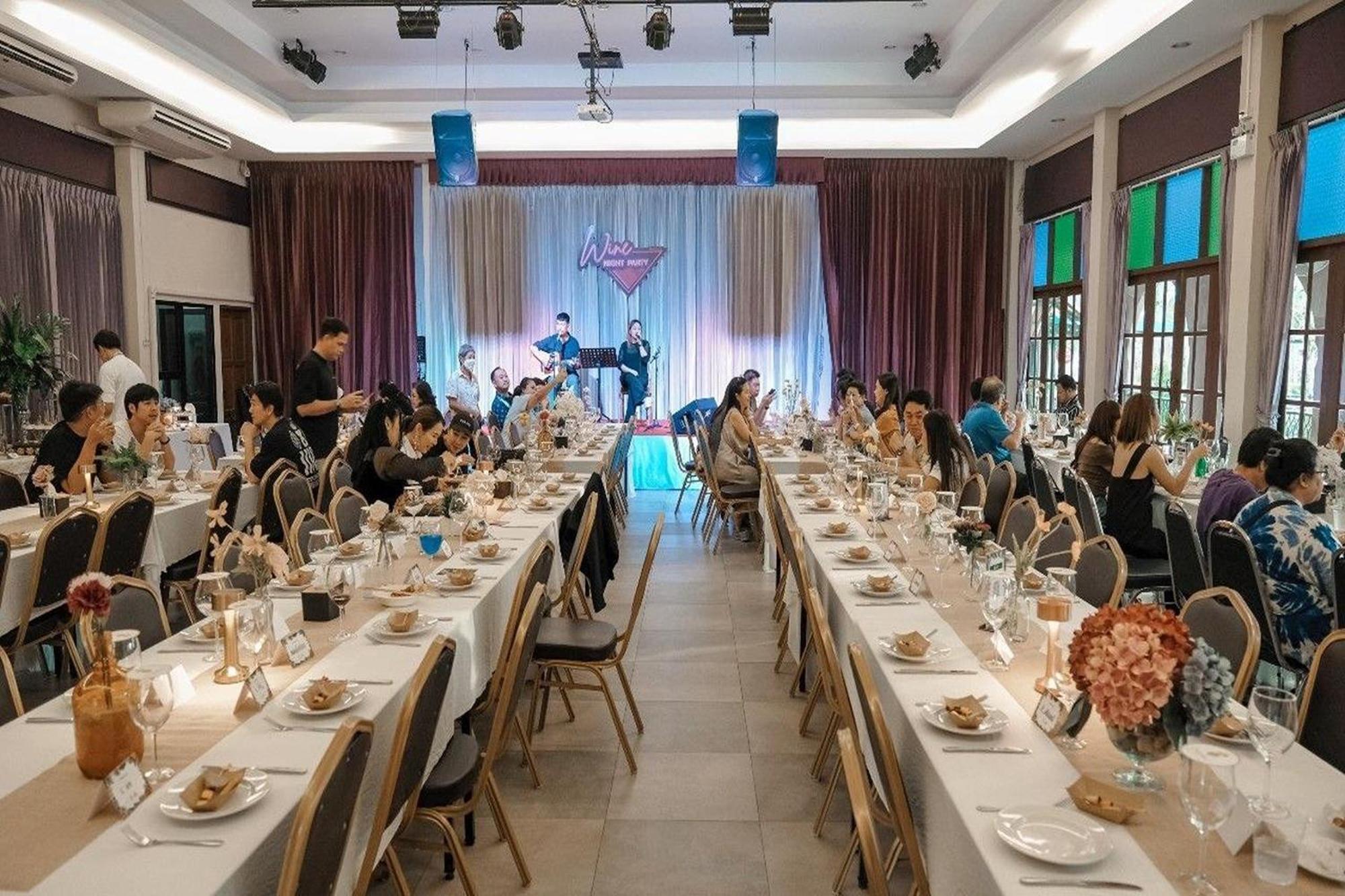 Hotel Busaya & Cuisine Nakhon Pathom