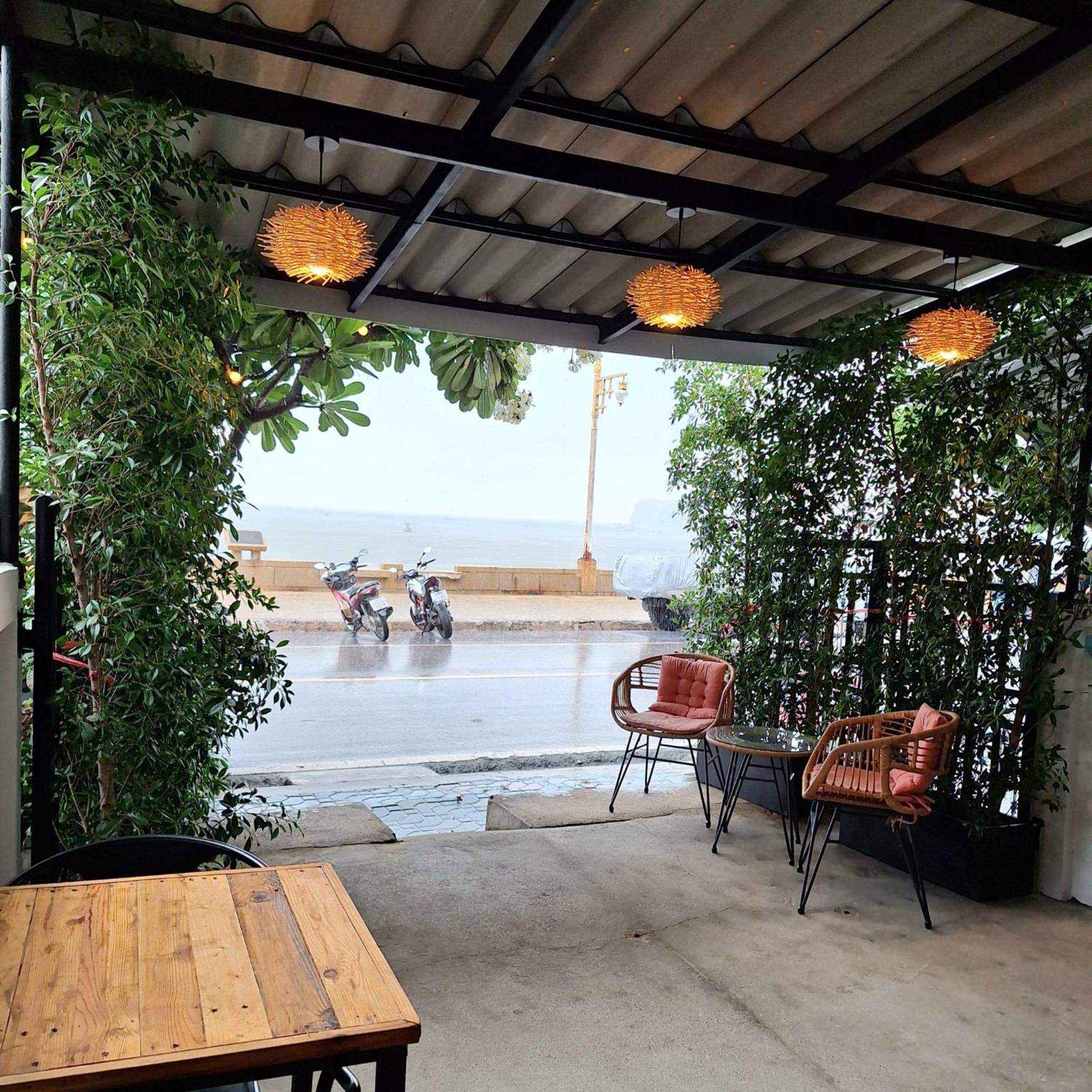 Jungle Cafe And Guest house