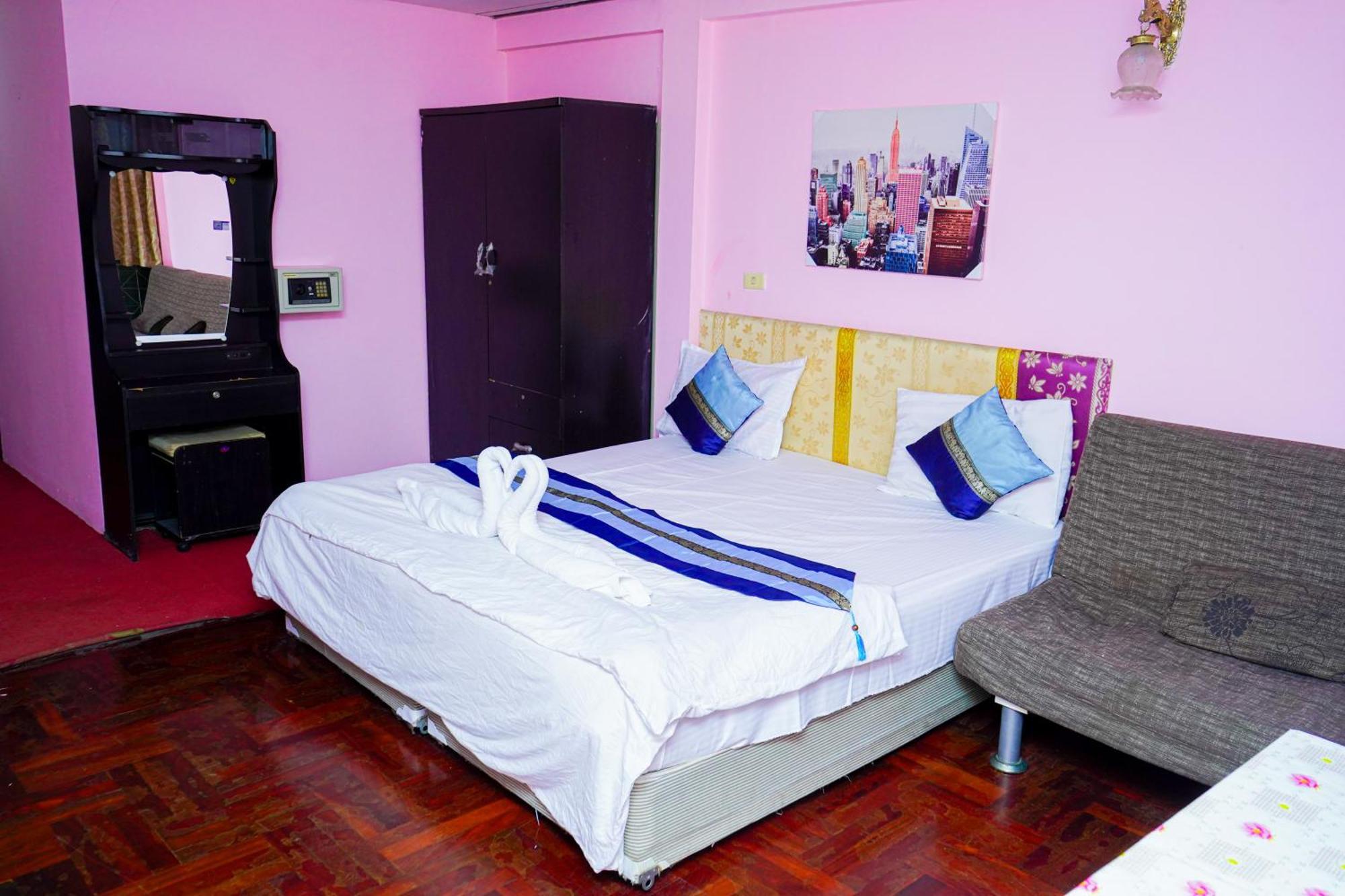 Encore Sea View Hotel 2*