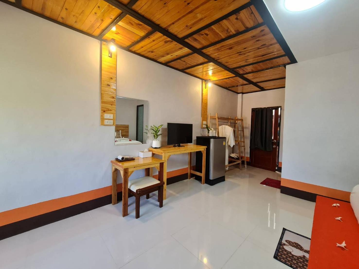 Mookboonchu ,kohmook Trang