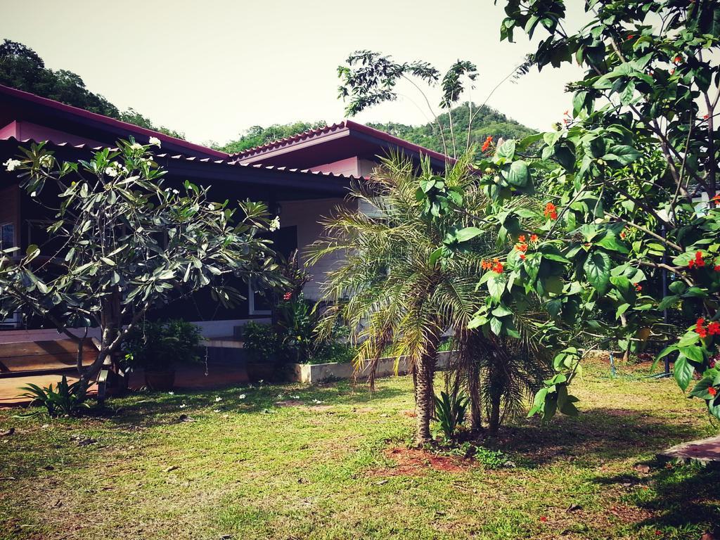 Resort Baan Khaoneawdum