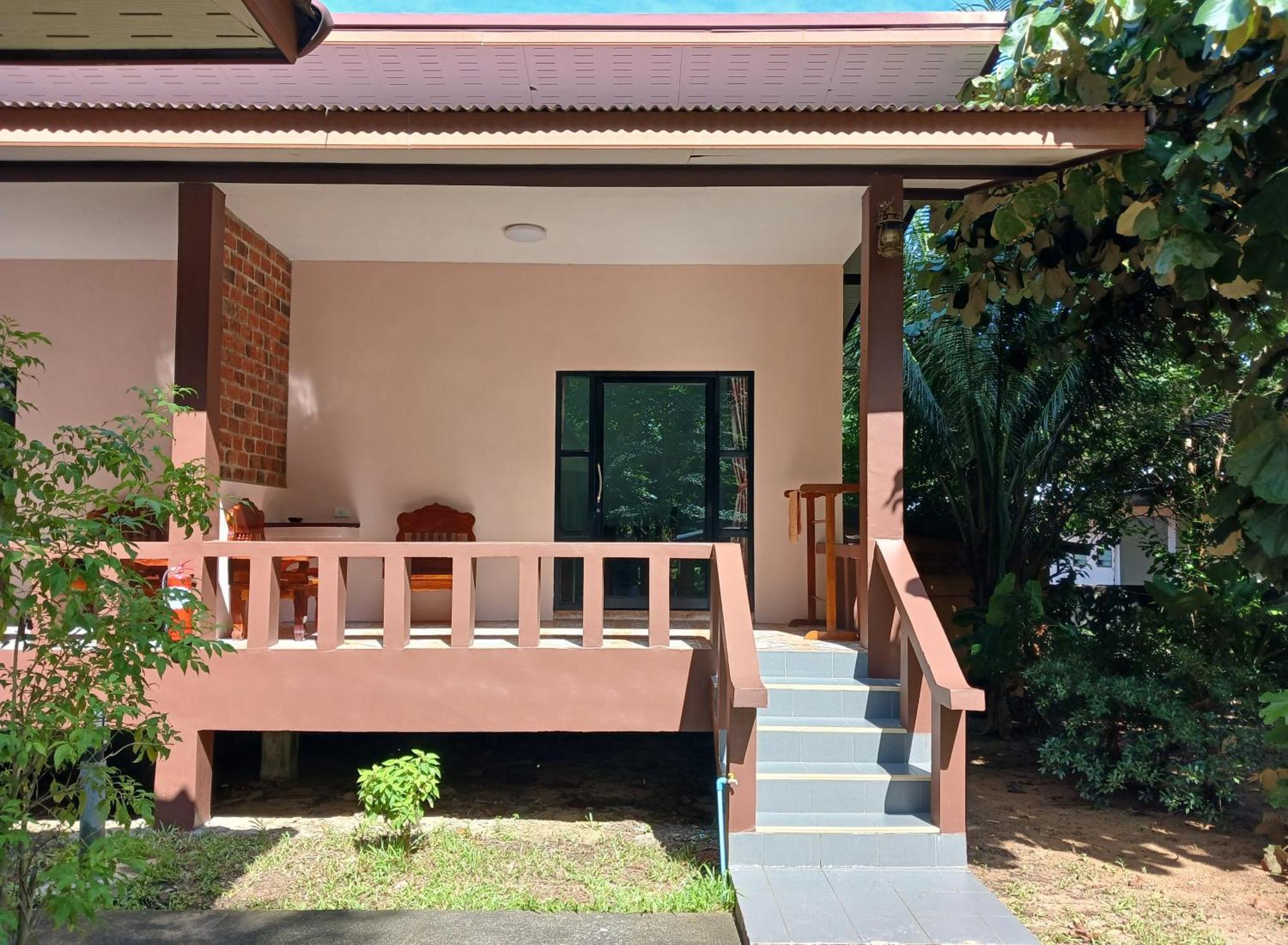 Baan Long Lodge