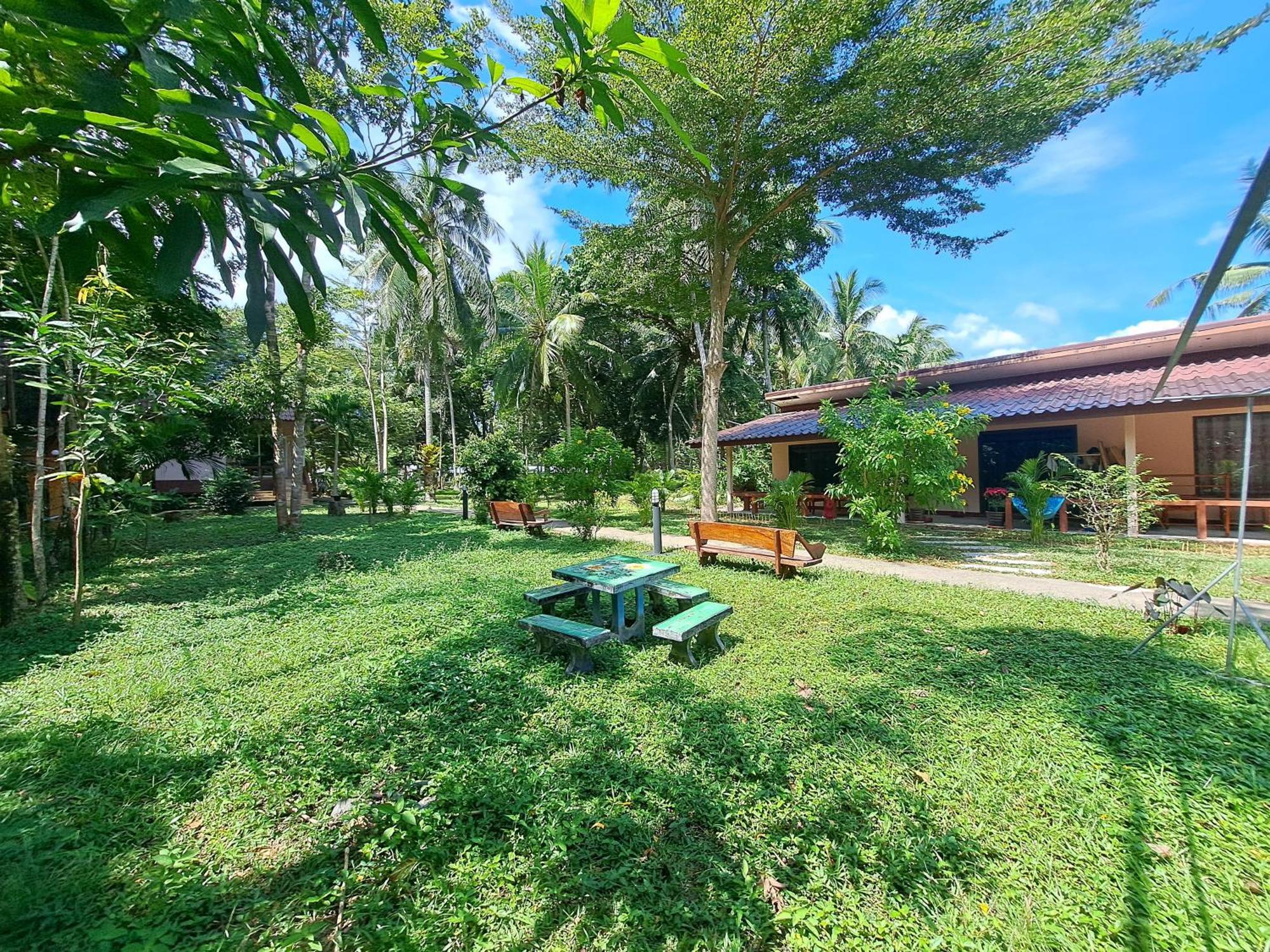 Baan Long Lodge Koh Lanta