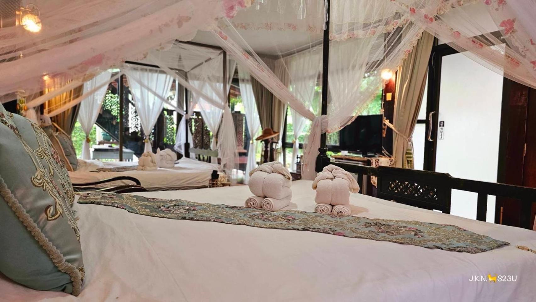 Resort The Antique Riverside