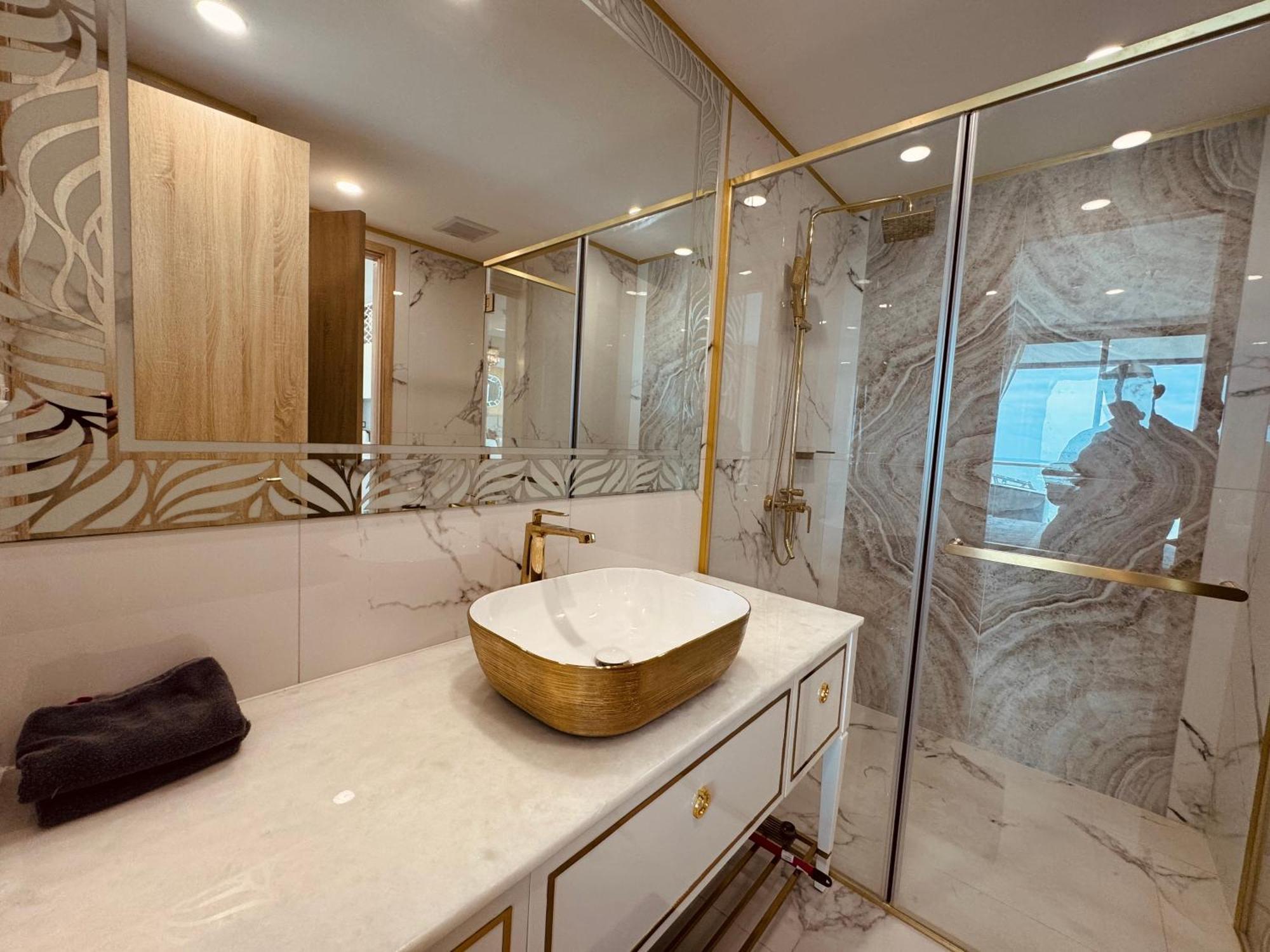 Copacabana Luxury & Yahaha