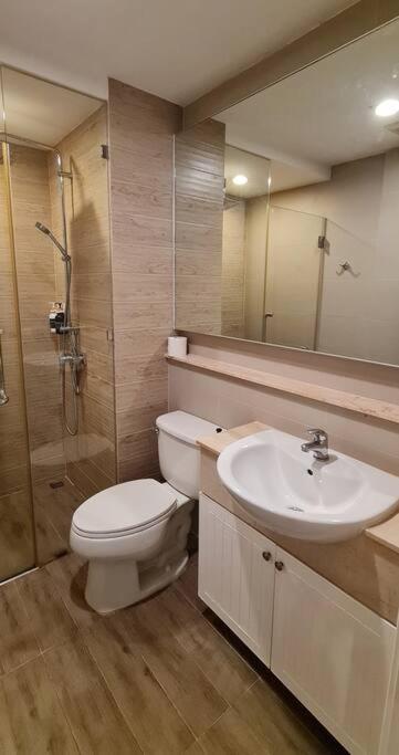 Cosy Seaview Room, High Floor, Free Netflix Apartamento *