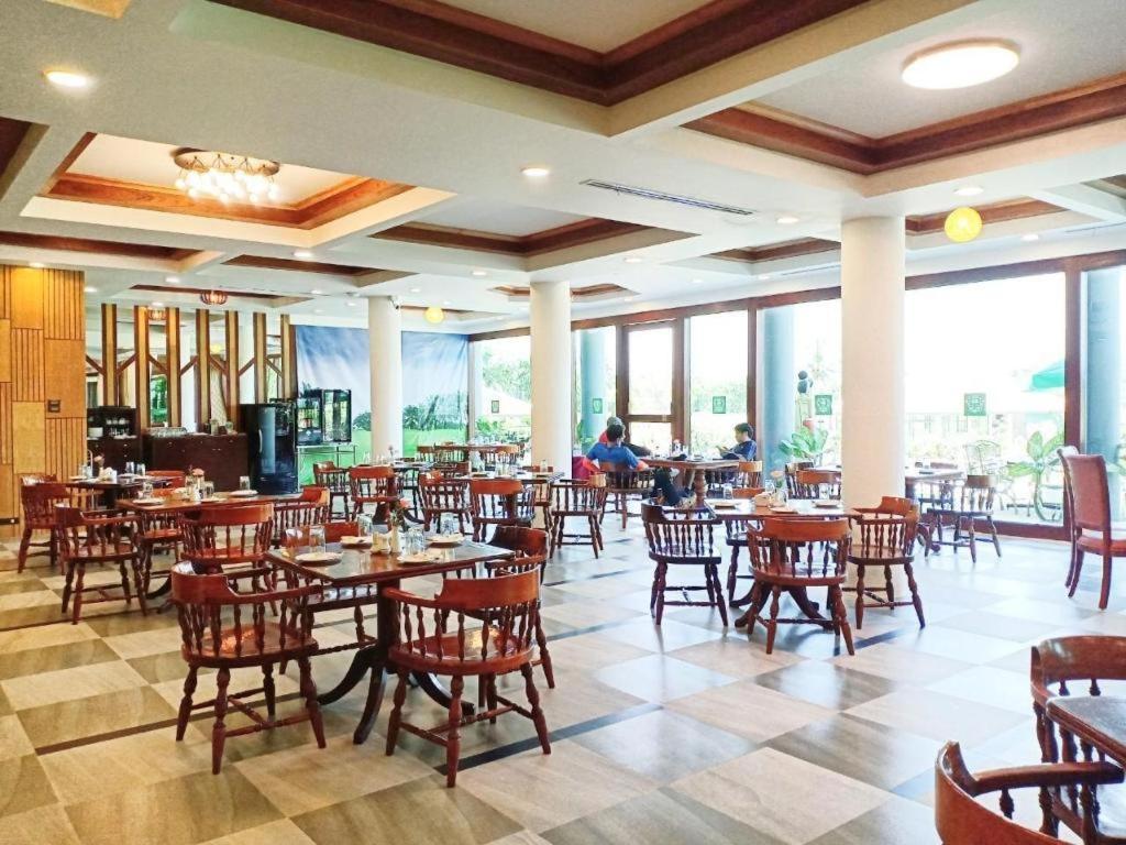 Pinehurst Golf Club And Pathum Thani