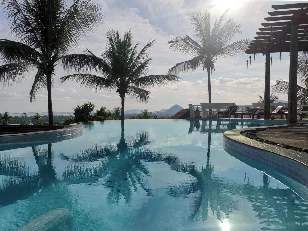 Grand Hill Resort 4*