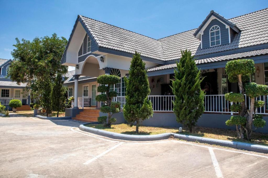 Resort Janrapat Surat Thani