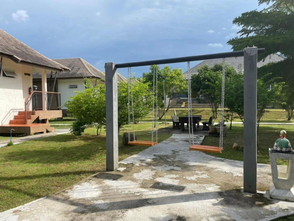 Tipparika Riverview - Adult Only Resort Hat Yai