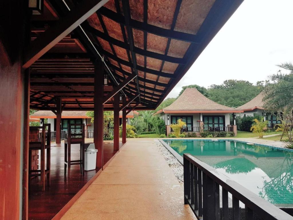 Resort Poochommhok 2*
