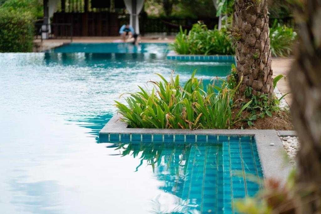 Poochommhok Resort Sangkhla Buri