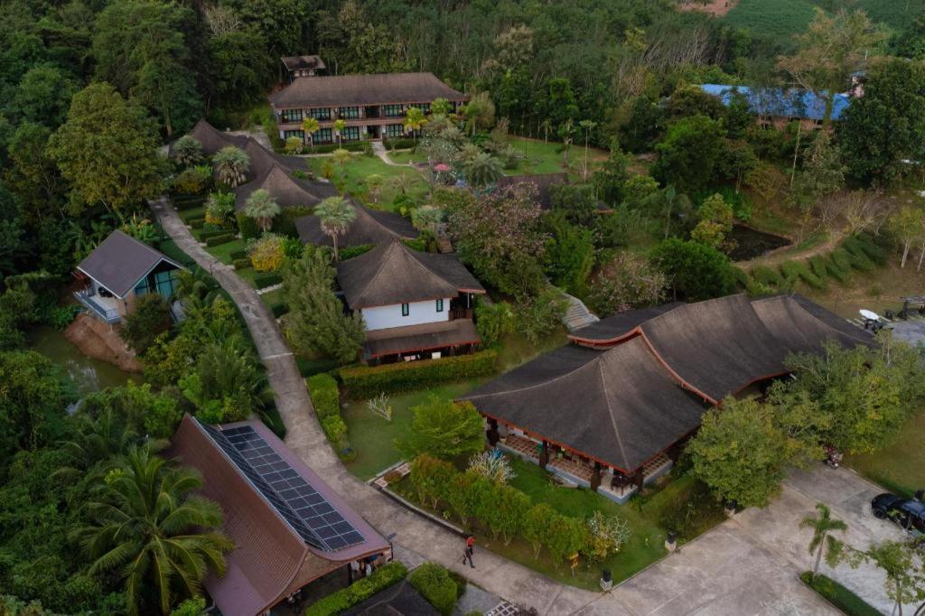 Resort Poochommhok 2*