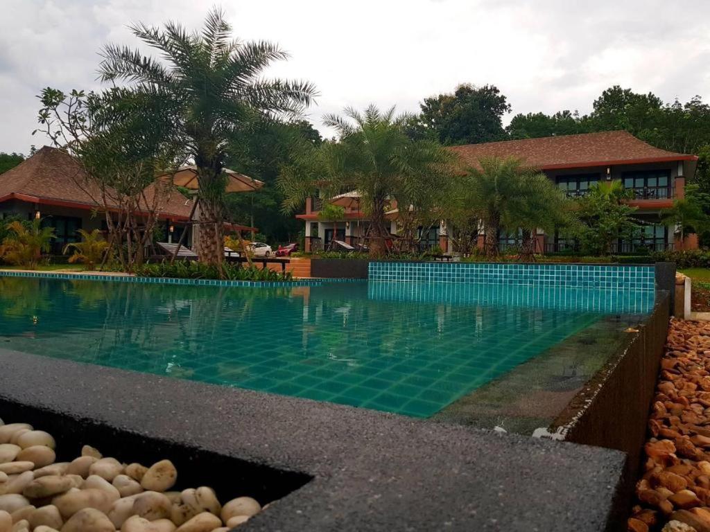 Resort Poochommhok Sangkhla Buri