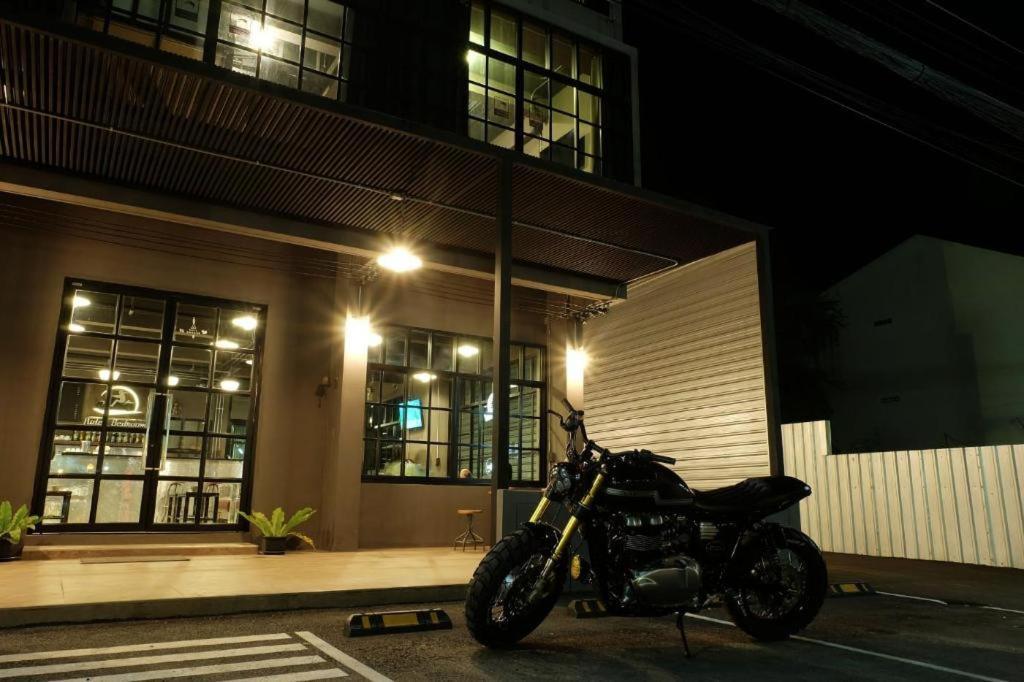 Rider Bedroom & Cafe Hostel